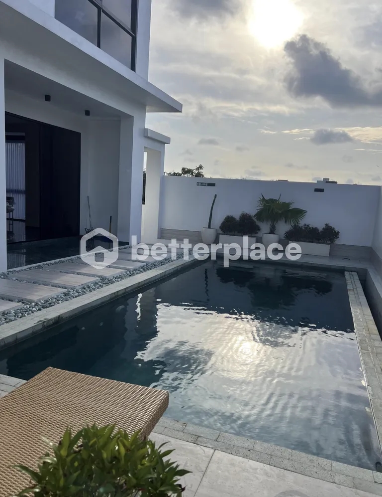 Modern and Spacious 3 Bedroom Villa with Rooftop in Jimbaran For Yearly Rental