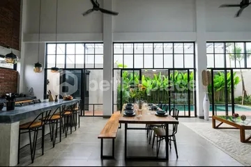 Luxurious and Spacious Villa 3 Bedrooms in Batu Bolong, Canggu: A Daring Yearly Villa