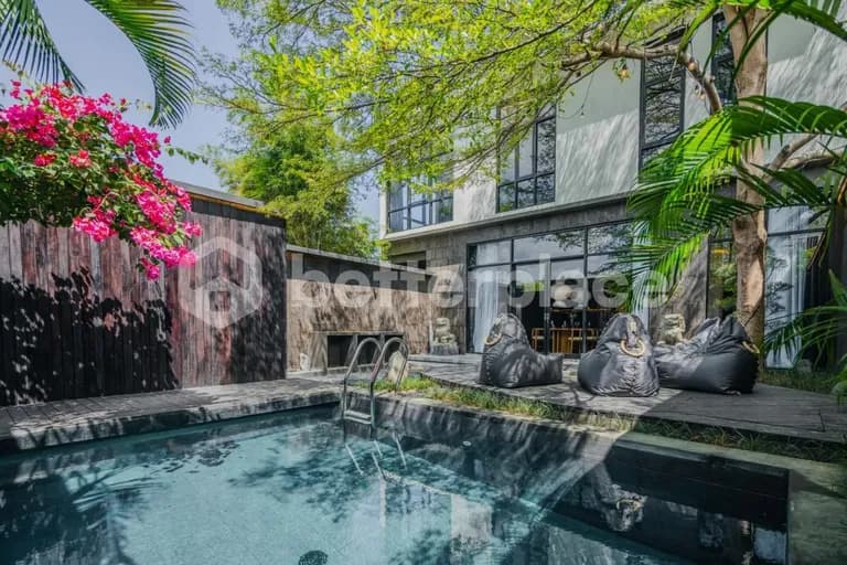 Sunset Bliss: Exquisite Freehold Villa in Bukit – Ungasan, Bali