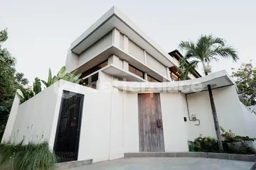 Luxurious Villa 2 Bedrooms for Sale Freehold in Cliff Side Uluwatu