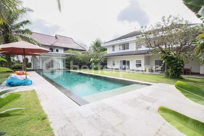 Enchanting 4 Bedrooms Bali Villa in Umalas: A Luxury Investment Opportunity in the Island Paradise