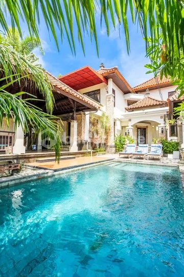 Modern 3-Bedroom Villa with Dual Living Spaces in Ungasan