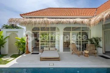 Modern 2 Bedroom Villa in Bali’s Famous Berawa Area For Yearly Rental