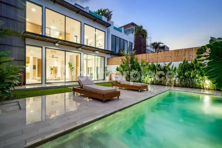 Canggu Crown Jewel, A Luxurious 4 Bedroom Villa with Rooftop Pool, A Great Investment Opportunity