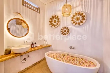 Ultimate Tropical Getaway: Spacious Minimalist 10-Bed Villa for Yearly Lease in Canggu – Echo Beach