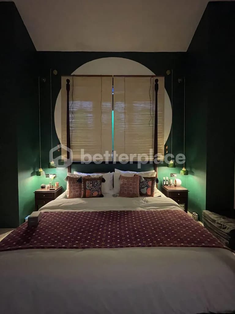 Elegant 3-Bedroom Villa with Expansive Garden in Bali