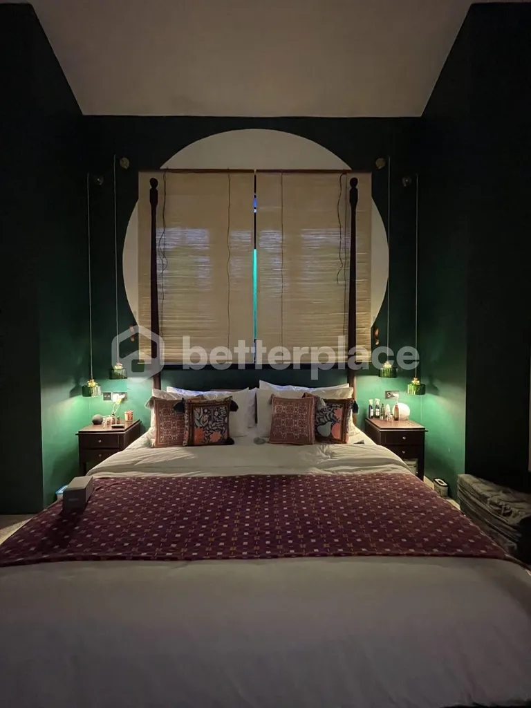 Elegant 3-Bedroom Villa with Expansive Garden in Bali