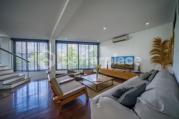 Modern Minimalist 3 Bedroom Villa with Panoramic Rooftop in Umalas