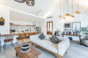 Modern and Newly Renovated 3 Bedroom Villa in Echo Beach Area, Airbnb Business Ready