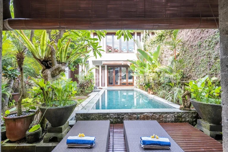 Invest in Bali’s Beauty: 3-Bed Leasehold Villa in Seminyak Oasis