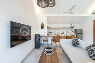 Modern and Newly Renovated 3 Bedroom Villa in Echo Beach Area, Airbnb Business Ready
