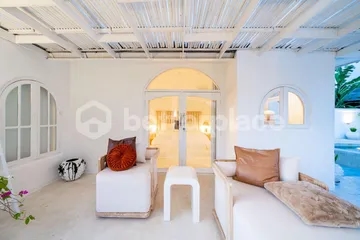 Luxurious 3-Bedroom Villa in Ubud with Breathtaking Rice Field Views