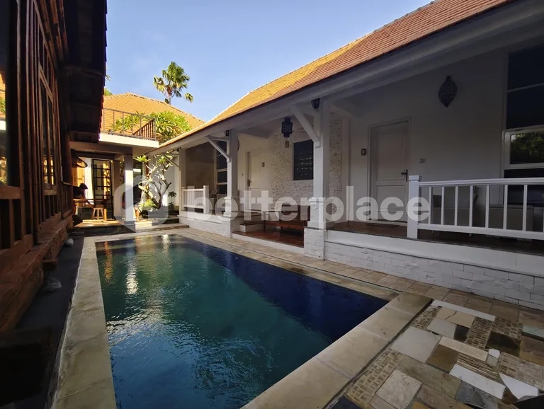 Prime Coastal Retreat: Spacious 5-Bedroom Yearly Rental Villa in the Heart of Berawa