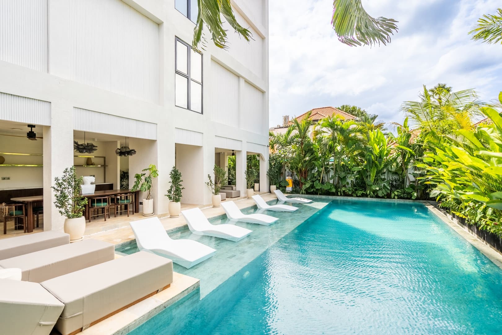 Canggu 1BR Suite | Rooftop Gym, Sauna & Pool