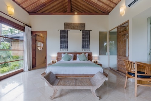 3BR Poolside Canggu Luxe Villa | Near Berawa Beach