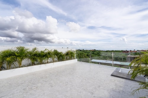 NEW Mediterranean 1BR Stay w/ Rooftop Paddy Views