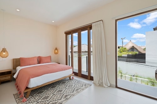 2BR Canggu Villa | Pool & Walk to Berawa Beach