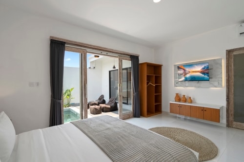 2BR Sleek Umalas Villa | Pool, Near Trendy Cafés