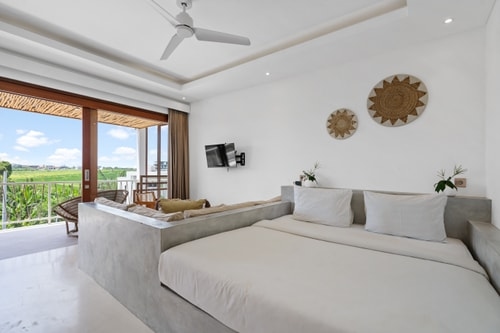 1BR Stylish Canggu | Sunset Deck & Sunlit Bath