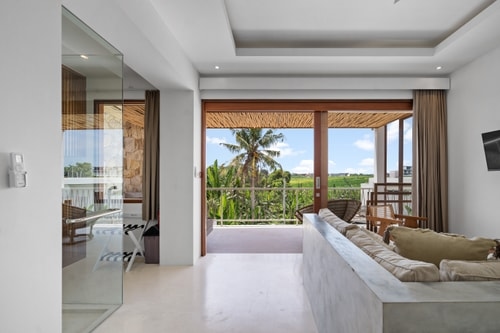 1BR Stylish Canggu | Sunset Deck & Sunlit Bath