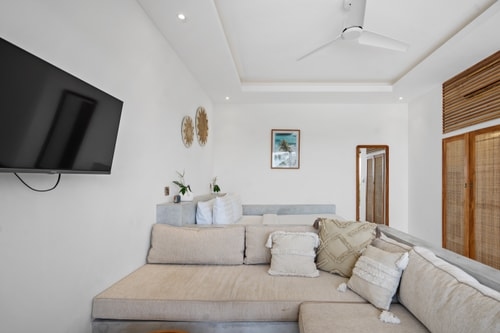 1BR Stylish Canggu | Sunset Deck & Sunlit Bath