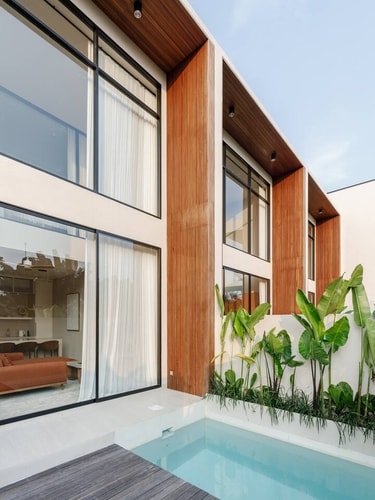 Stylish 1BR Beachfront Villa with Rooftop BBQ