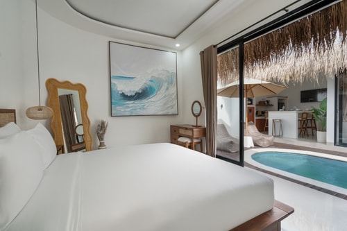 Designer 2BR Near Seminyak Beach | Pool & Bathtub