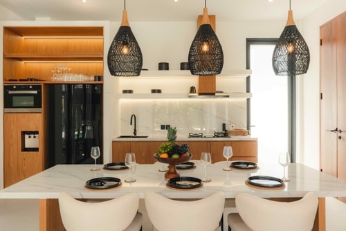 Canggu Luxury-Modern 3BR Villa | Pool & Rooftop