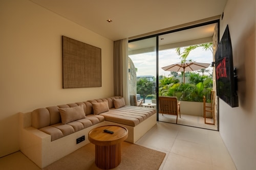 Aesthetic Canggu Studio | Pool Access & Desk