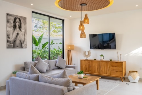 Luxe 2BR Central Seminyak: Pool & Walk to Cafés