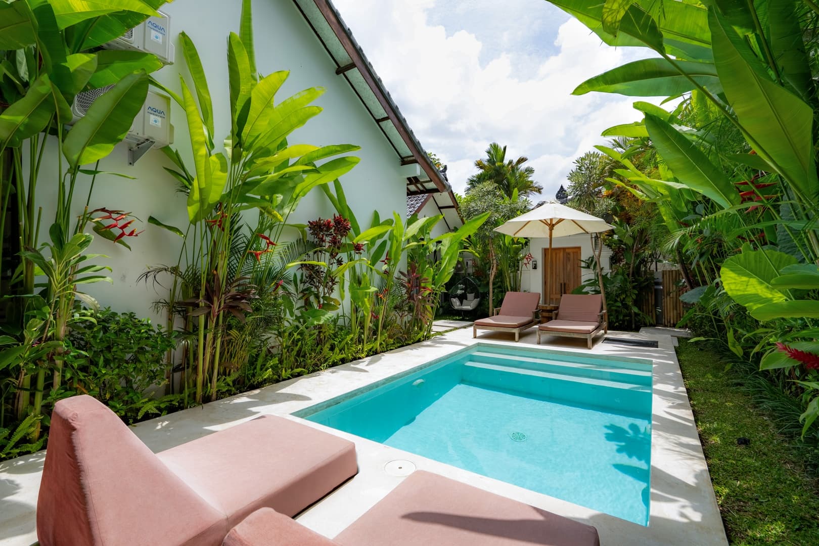 Central Ubud 2BR Villa | Pool, Bathtub & Cafés