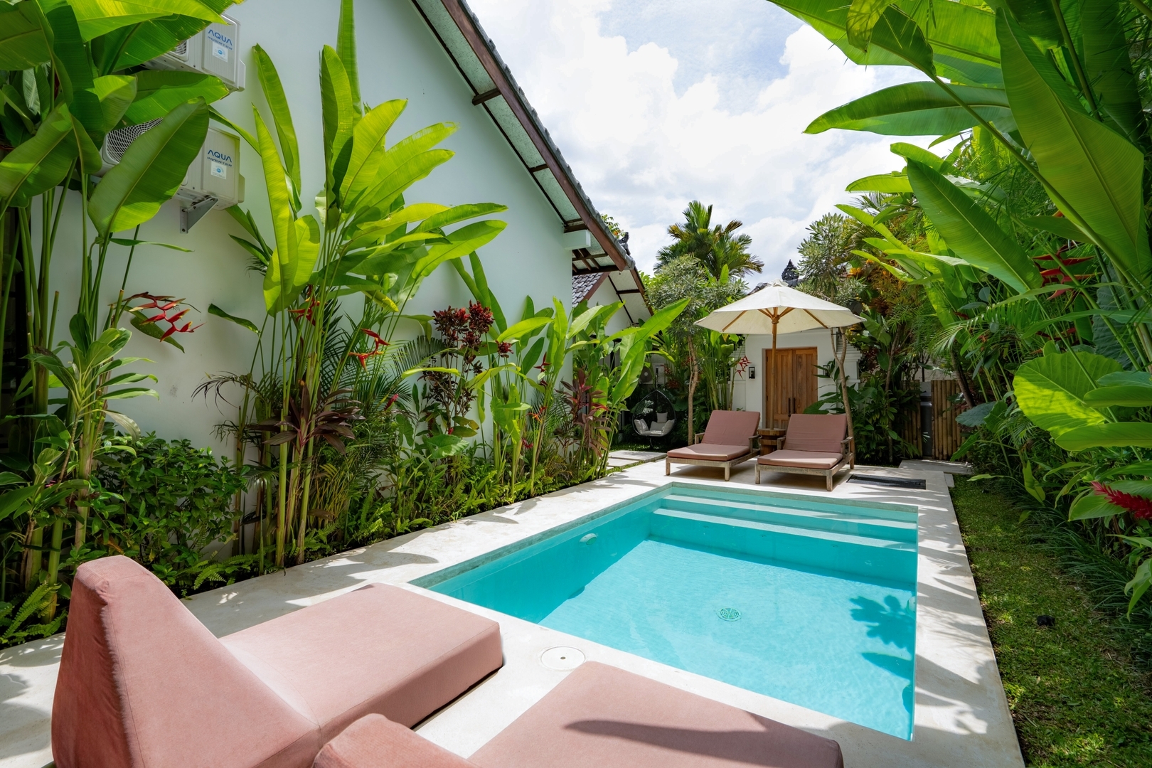 Central Ubud 2BR Villa | Pool, Bathtub & Cafés