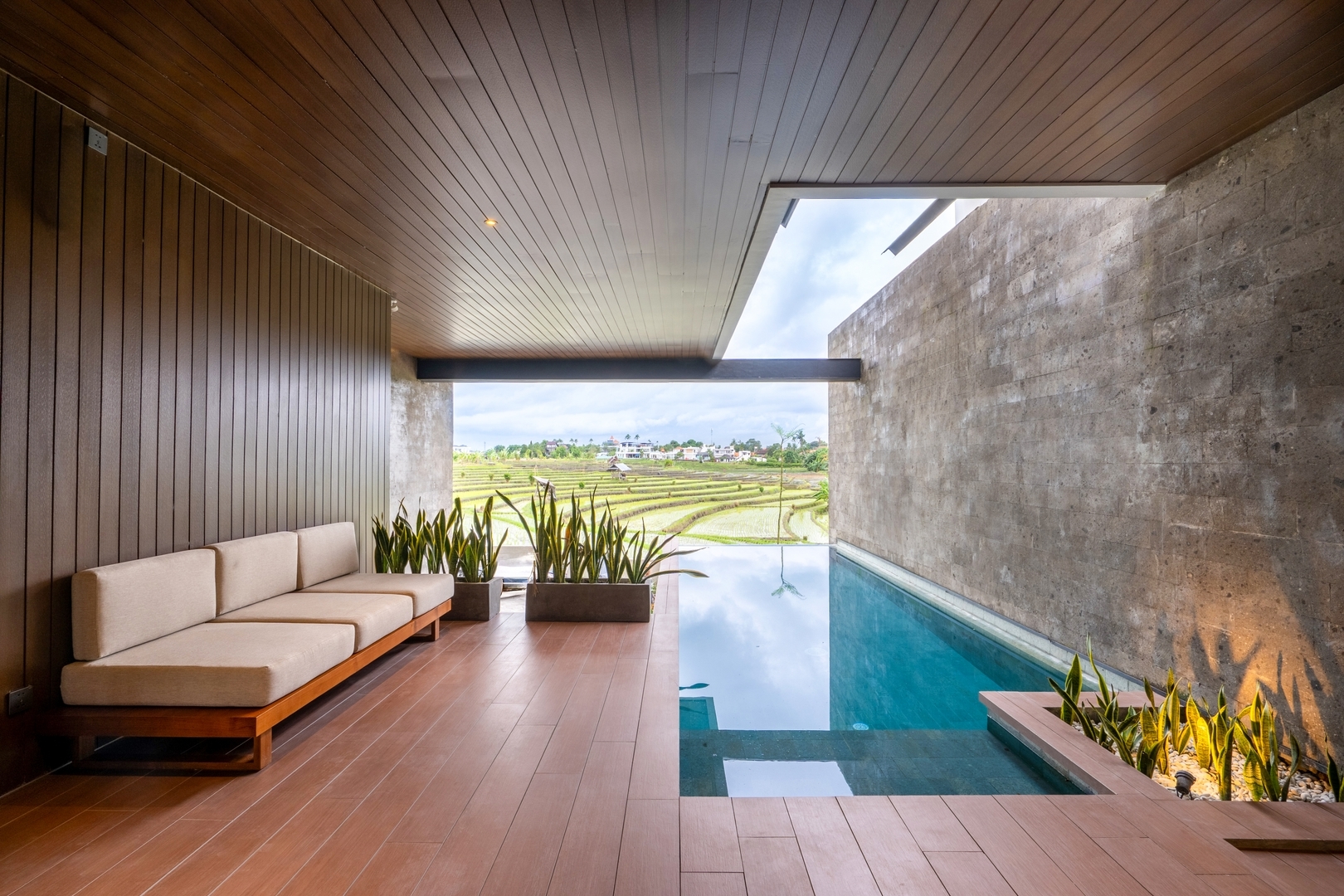 3BR Canggu Lavish Stay – Pool & Serene Paddies