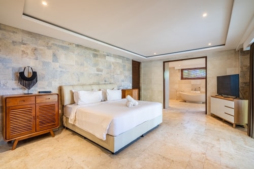 Luxury 5BR Jimbaran Villa | Pool, Near GWK & Beach