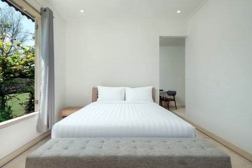 Tropical 2BR W/ Nature Views & Ocean Breeze